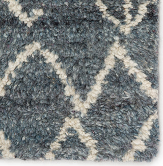 Jaipur Living Zuri Zola ZUI10 Blue/Ivory Area Rug Corner Close Up Image