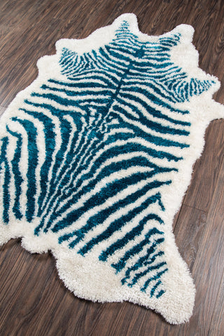 Momeni Kalahari KAL-1 Turquoise Area Rug by Novogratz Closeup