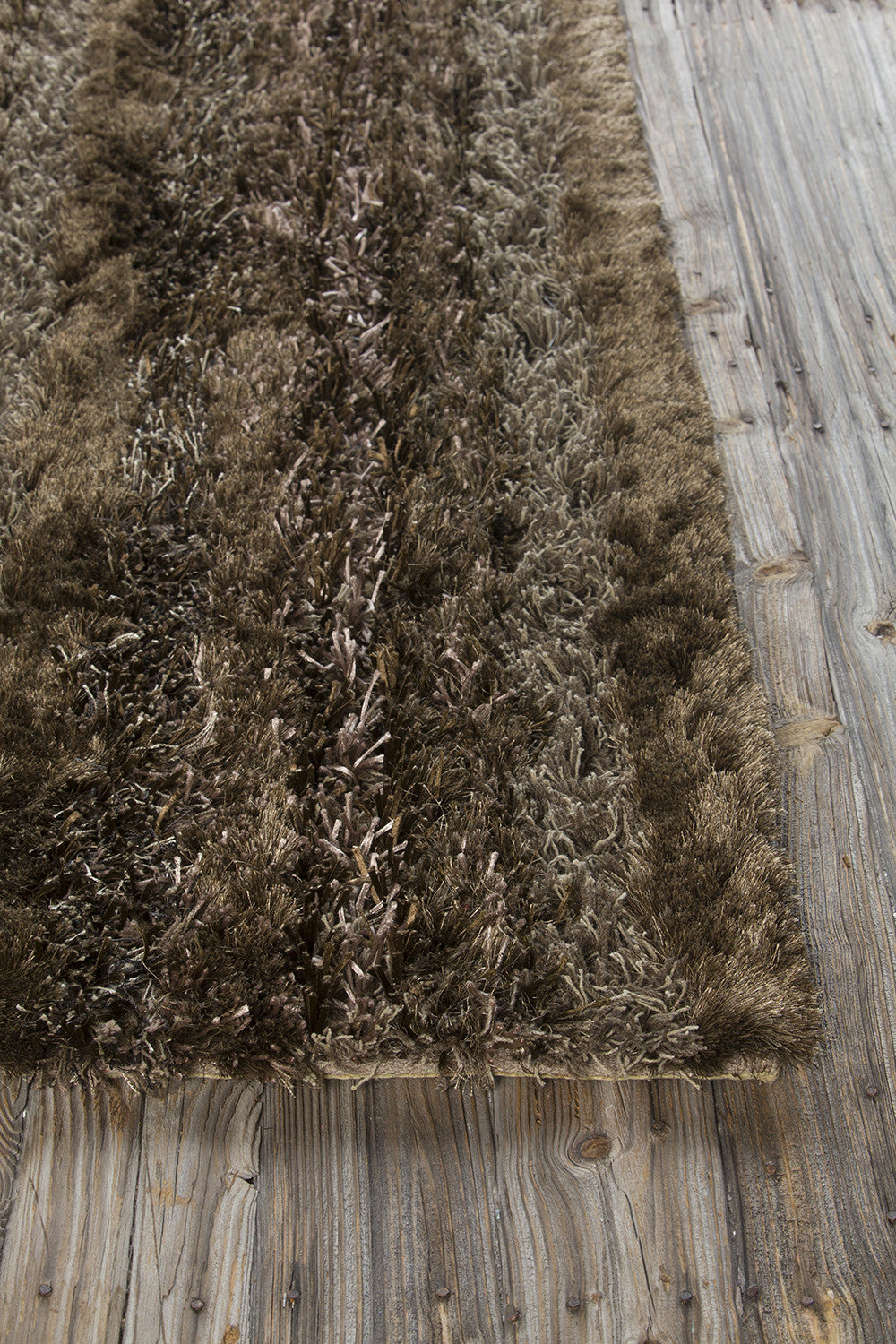 Chandra Kapaa KAP-15502 Area Rug Corner Shot Feature