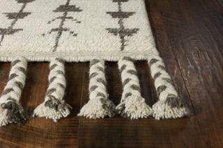 KAS Austin 224 Ivory Santa Fe Area Rug Round Image Feature