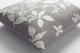 Artistic Weavers Kingdom Birch Gray/Ivory Detail