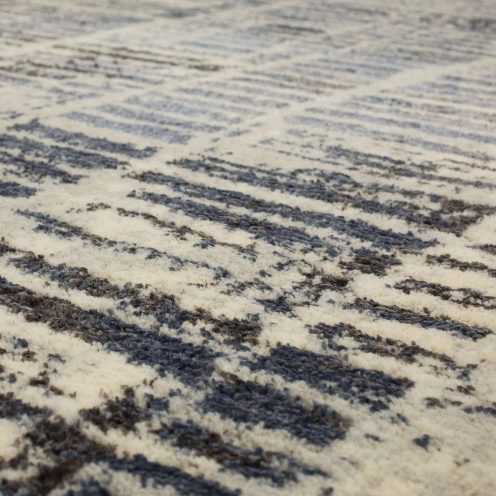 Karastan Omni Laika Periwinkle Area Rug – Incredible Rugs and Decor