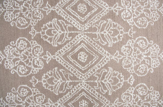 Rizzy Legacy LE469A Ivory Area Rug Detail Image