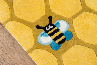 Momeni Lil Mo Whimsy LMJ15 Honeycomb Gold Area Rug Close Up