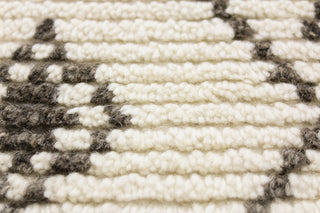 Bashian Marakesh M133-BN12 Ivory Area Rug Close up