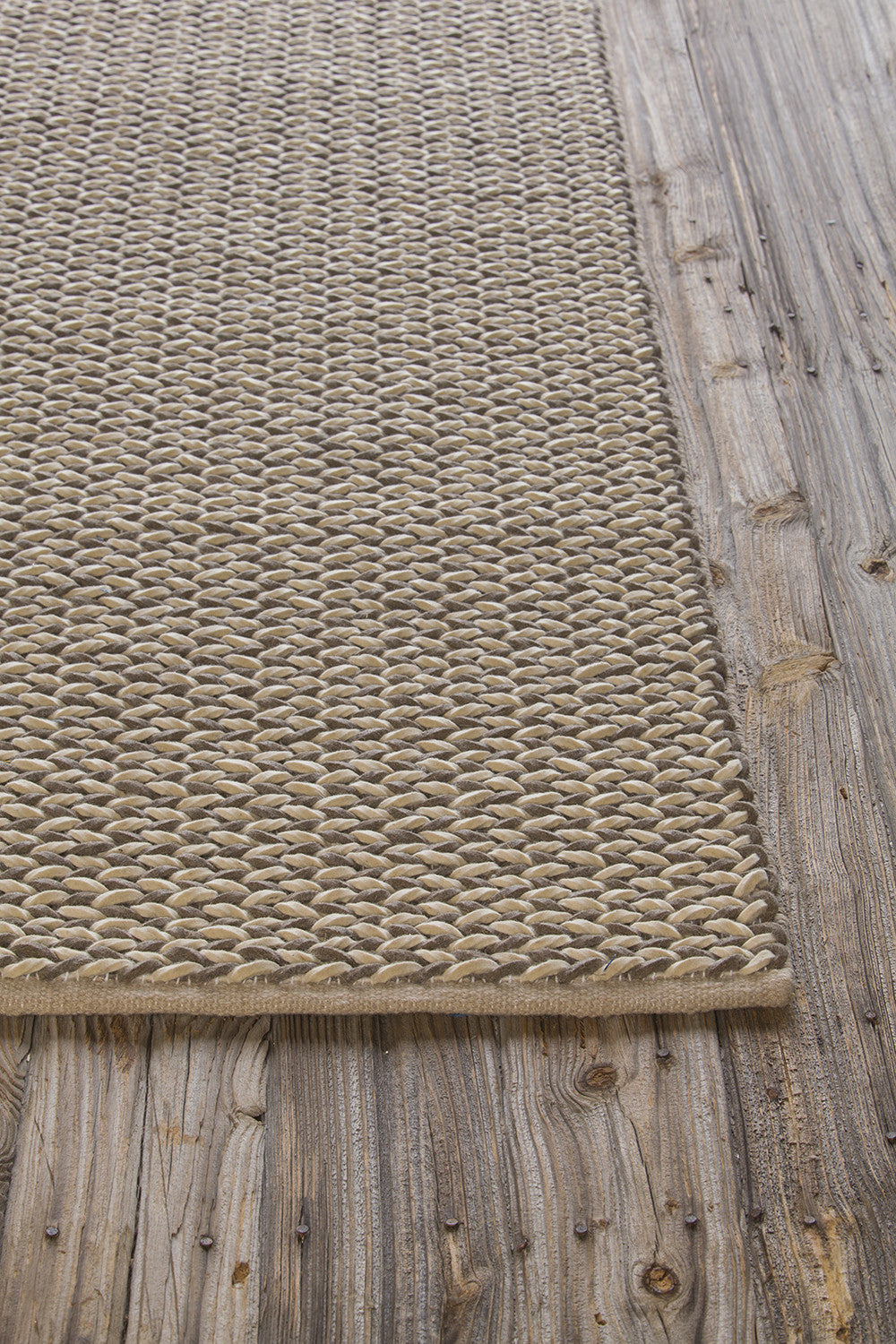 Chandra Milano MIL-24500 Area Rug Corner Shot Feature