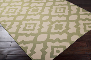 Surya Market Place MKP-1001 Area Rug by Candice Olson 5x8 Corner Feature