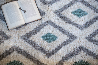 Mohawk Home Laguna Tribal Diamond Green Area Rug Detail