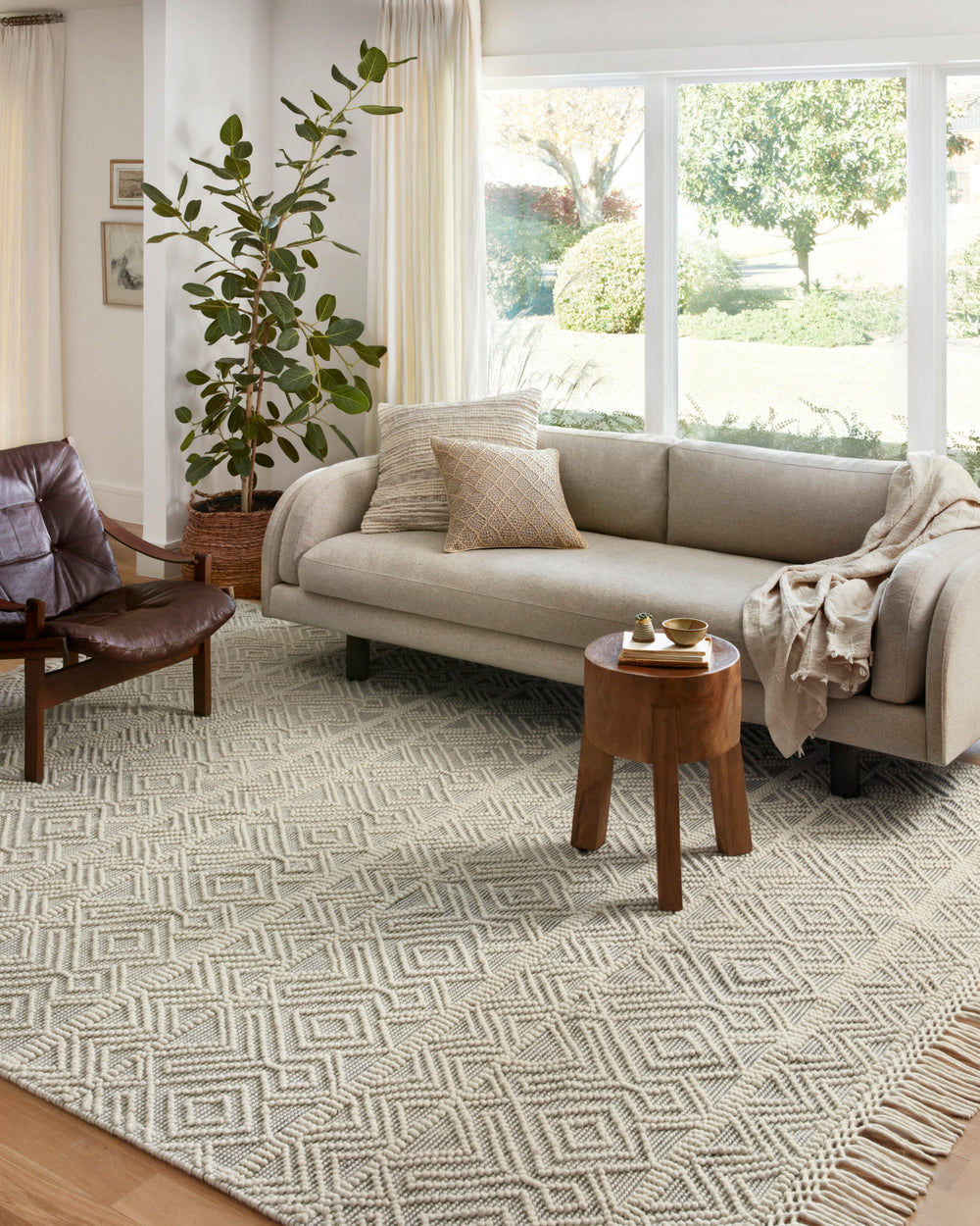 Loloi II Noelle NOE-07 Ivory/Grey Area Rug Lifestyle Image Feature