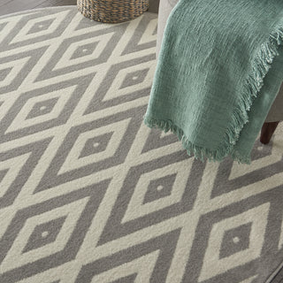 Nourison Grafix GRF18 White/Grey Area Rug Detail Image