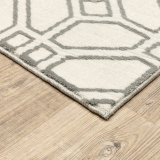 Oriental Weavers Capistrano 522A1 Ivory/Grey Area Rug Corner Image