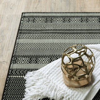 Oriental Weavers Luna 1802K Black/Ivory Area Rug Corner Image