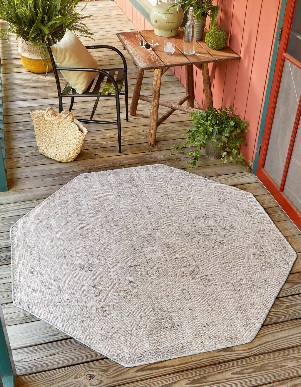 Unique Loom Outdoor Aztec T-KZOD16 Light Gray Area Rug Octagon Lifestyle Image Feature