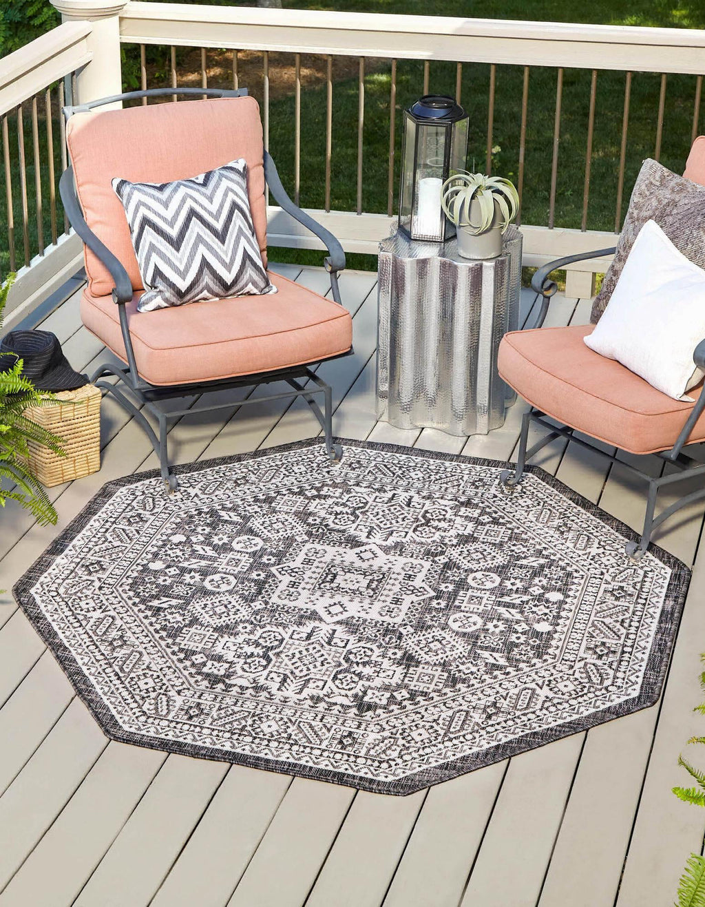 Unique Loom Outdoor Aztec T-KZOD17 Charcoal Gray Area Rug Octagon Lifestyle Image Feature