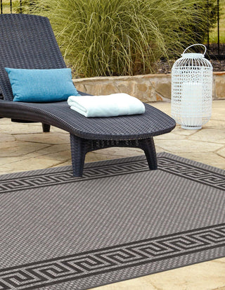 Unique Loom Outdoor Border T-KOZA-K3040A Gray Area Rug Rectangle Lifestyle Image