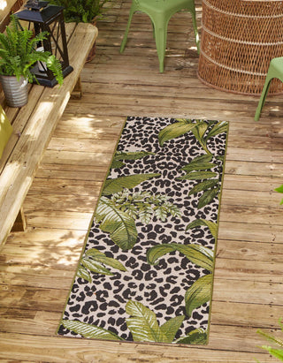 Unique Loom Outdoor Botanical OWE-EDEN-823 Green Area Rug Runner Lifestyle Image