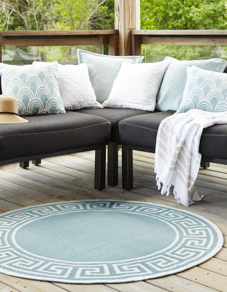 Unique Loom Outdoor Coastal OWE-CSTL10 Aqua Area Rug Round Lifestyle Image