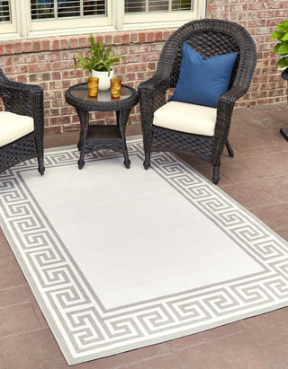 Unique Loom Outdoor Coastal OWE-CSTL10 Ivory Area Rug Rectangle Lifestyle Image Feature
