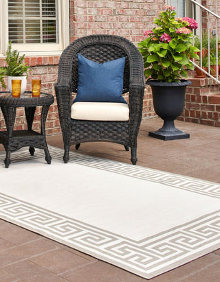 Unique Loom Outdoor Coastal OWE-CSTL10 Ivory Area Rug Rectangle Lifestyle Image