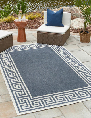 Unique Loom Outdoor Coastal OWE-CSTL10 Navy Blue Area Rug Rectangle Lifestyle Image Feature