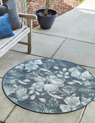 Unique Loom Outdoor Coastal OWE-CSTL6 Blue Area Rug Round Lifestyle Image