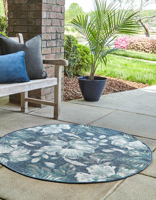 Unique Loom Outdoor Coastal OWE-CSTL6 Blue Area Rug Round Lifestyle Image