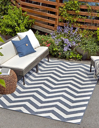 Unique Loom Outdoor Coastal OWE-CSTL7 Navy Blue Area Rug Rectangle Lifestyle Image Feature