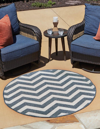 Unique Loom Outdoor Coastal OWE-CSTL7 Navy Blue Area Rug Round Lifestyle Image