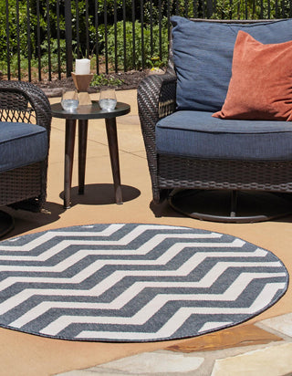 Unique Loom Outdoor Coastal OWE-CSTL7 Navy Blue Area Rug Round Lifestyle Image