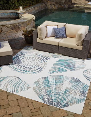 Unique Loom Outdoor Coastal OWE-CSTL8 Ivory Area Rug Square Lifestyle Image