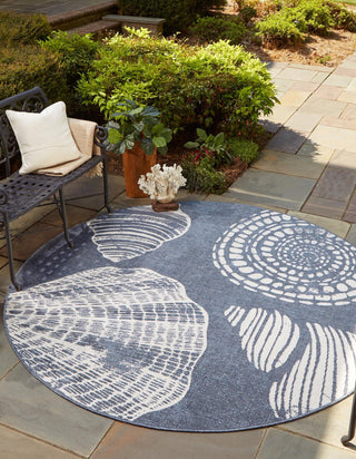 Unique Loom Outdoor Coastal OWE-CSTL8 Navy Blue Area Rug Round Lifestyle Image