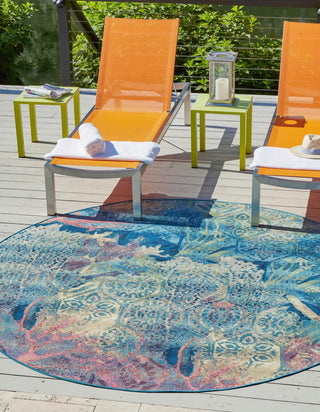 Unique Loom Outdoor Coastal OWE-EDEN-40 Multi Area Rug Round Lifestyle Image