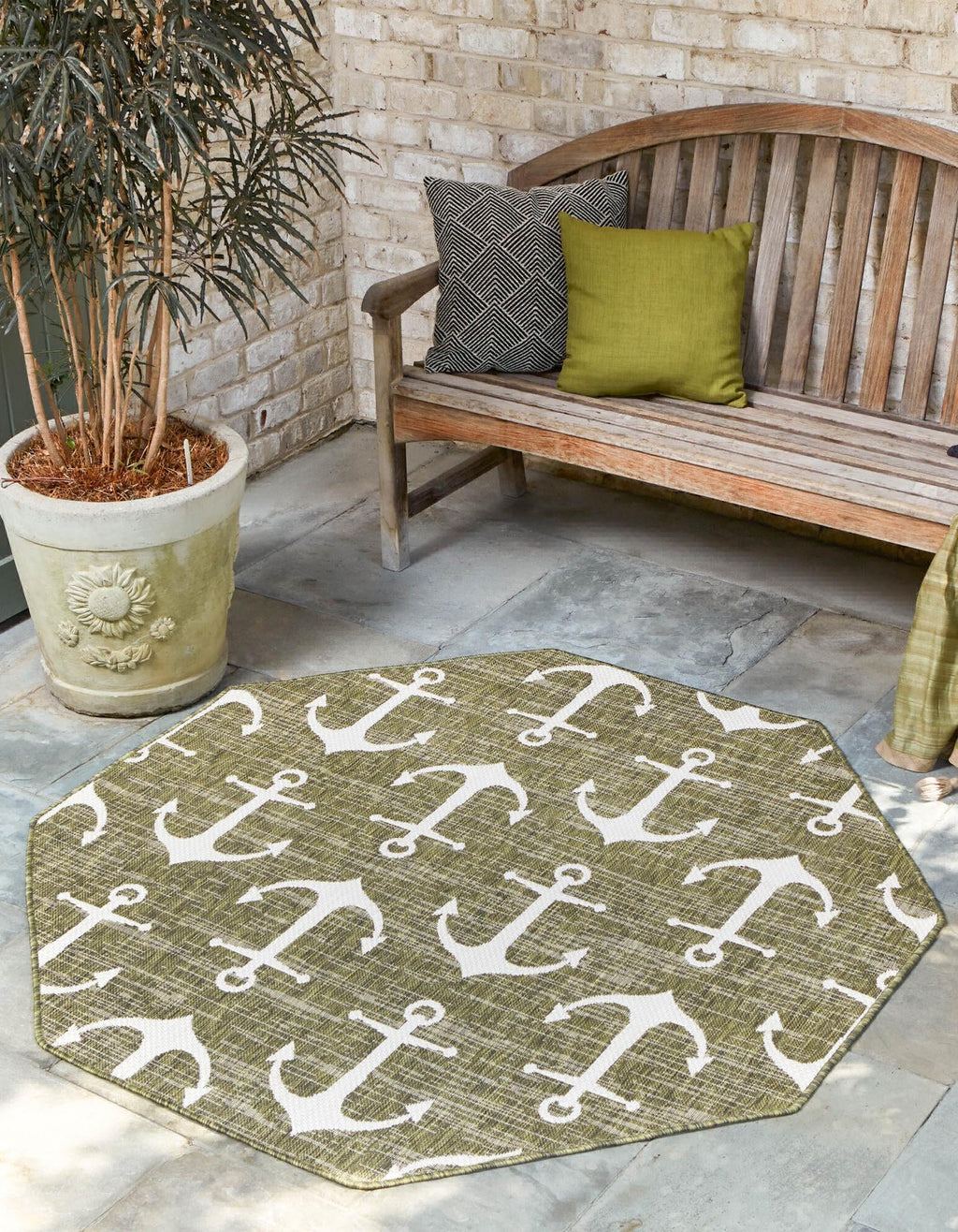 Unique Loom Outdoor Coastal T-KZOD20 Green Area Rug Octagon Lifestyle Image Feature