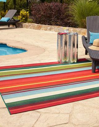 Unique Loom Outdoor Modern OWE-EDEN-194 Multi Area Rug Square Lifestyle Image