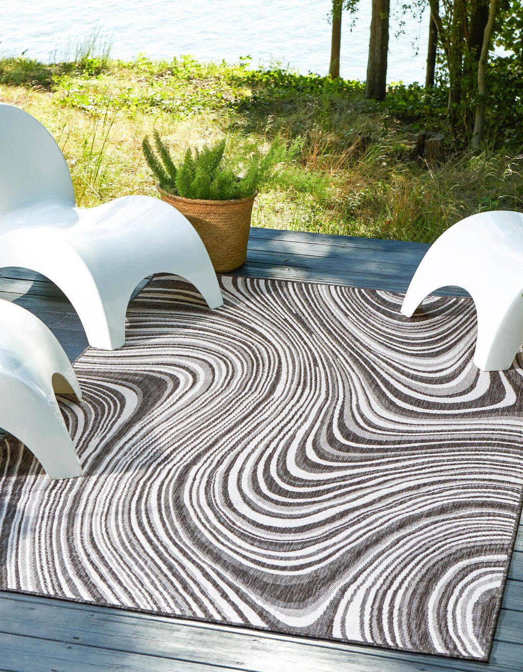 Unique Loom Outdoor Modern T-KZOD13 Charcoal Area Rug Rectangle Lifestyle Image Feature