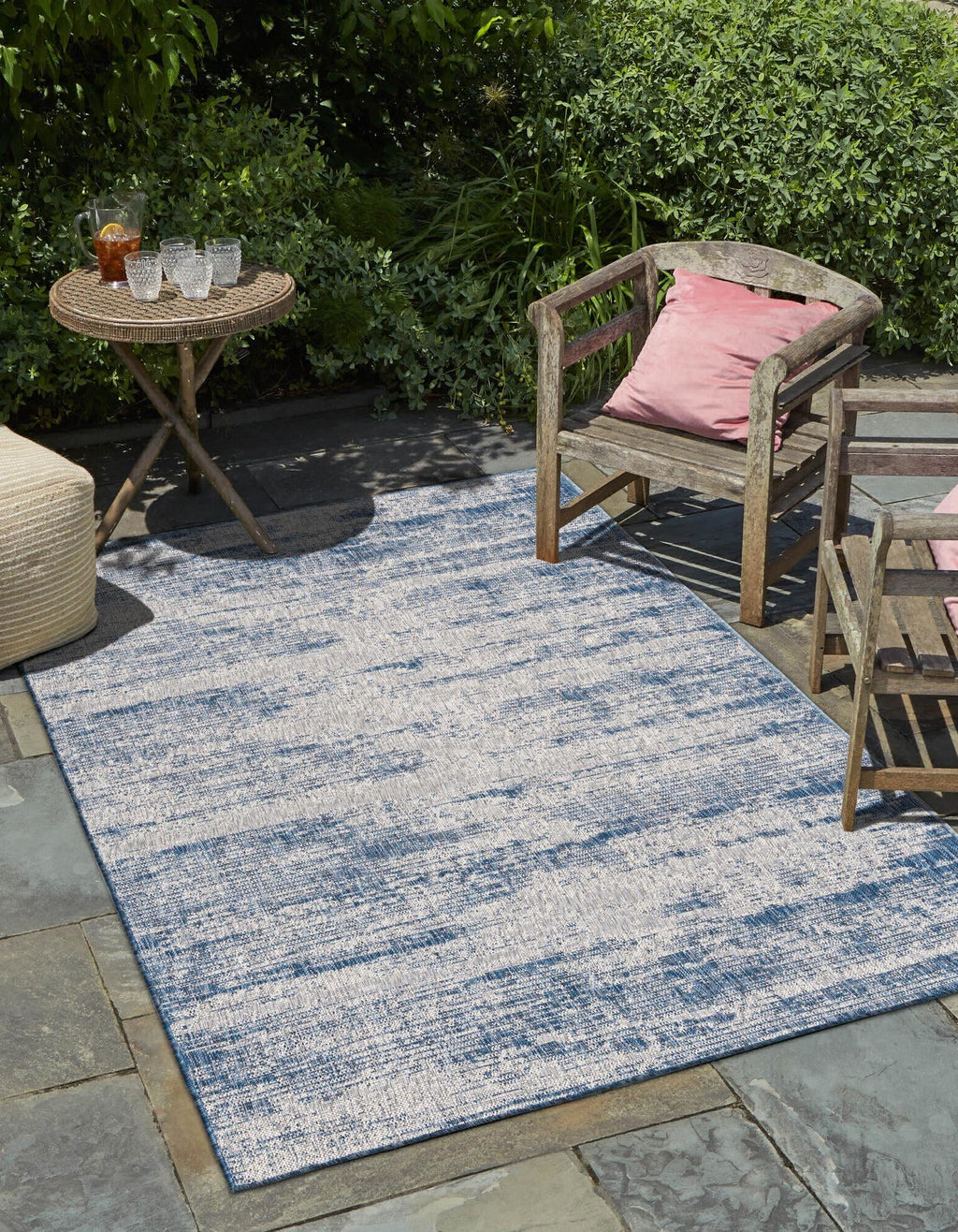 Unique Loom Outdoor Modern T-KZOD21 Blue Area Rug Rectangle Lifestyle Image Feature