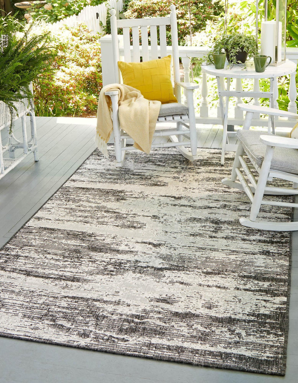 Unique Loom Outdoor Modern T-KZOD21 Charcoal Area Rug Rectangle Lifestyle Image Feature