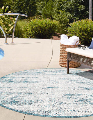 Unique Loom Outdoor Modern T-KZOD21 Teal Area Rug Round Lifestyle Image