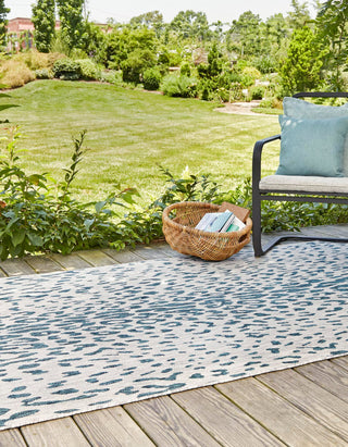 Unique Loom Outdoor Safari T-KZOD23 Teal Area Rug Rectangle Lifestyle Image