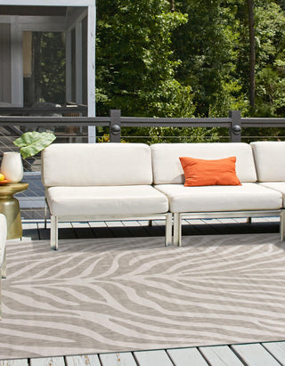 Unique Loom Outdoor Safari T-KZOD25 Gray Area Rug Square Lifestyle Image