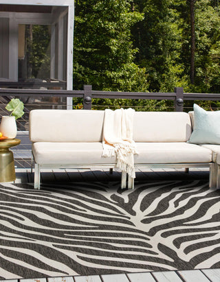 Unique Loom Outdoor Safari T-KZOD25 White Area Rug Square Lifestyle Image