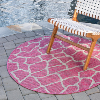 Unique Loom Outdoor Safari T-KZOD5 Magenta Area Rug Round Lifestyle Image