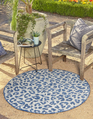 Unique Loom Outdoor Safari T-KZOD6 Blue Area Rug Round Lifestyle Image