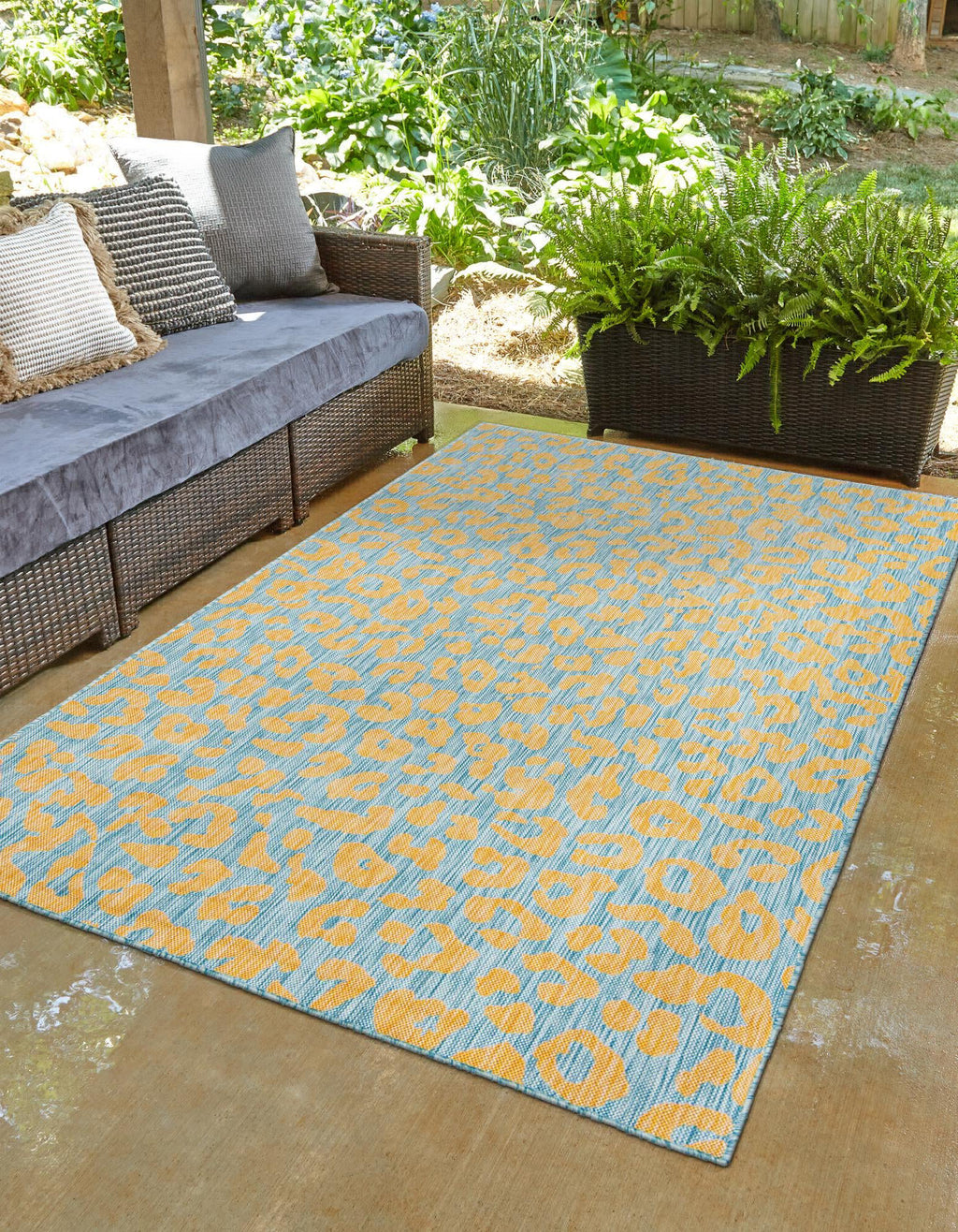 Unique Loom Outdoor Safari T-KZOD6 Blue Yellow Area Rug Rectangle Lifestyle Image Feature