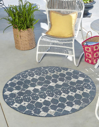 Unique Loom Outdoor Trellis OWE-OTRS3 Navy Blue Area Rug Round Lifestyle Image