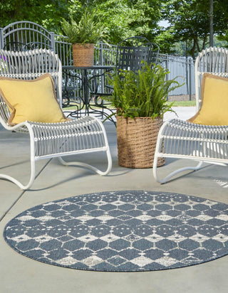 Unique Loom Outdoor Trellis OWE-OTRS3 Navy Blue Area Rug Round Lifestyle Image