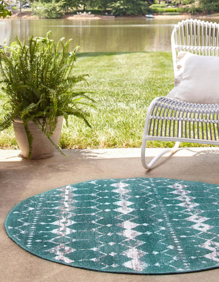 Unique Loom Outdoor Trellis OWE-OTRS3 Teal Area Rug Round Lifestyle Image