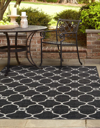 Unique Loom Outdoor Trellis T-AHENK-LAGOS-F019A Black Area Rug Rectangle Lifestyle Image