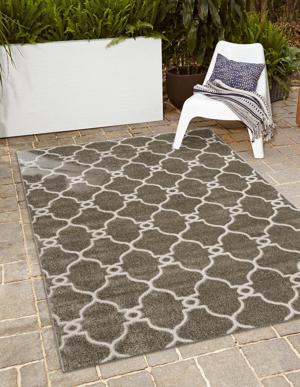 Unique Loom Outdoor Trellis T-AHENK-LAGOS-F019A Gray Area Rug Rectangle Lifestyle Image Feature