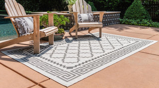 Unique Loom Outdoor Trellis T-KOZA-20430A Gray Area Rug Rectangle Lifestyle Image